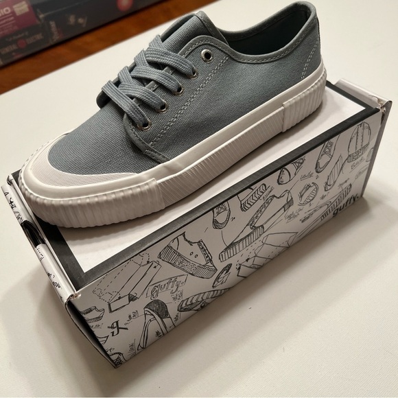 New With Box Guffy's Women's Gray Sneaker Size 9M‎ 🔥🔥 - Picture 4 of 8